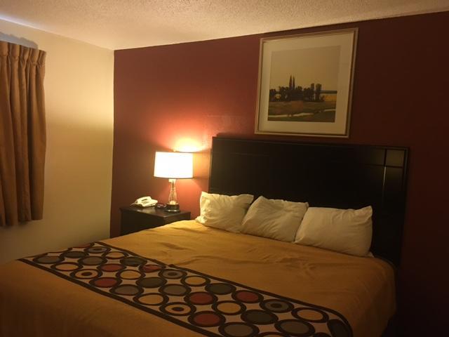 Super 8 By Wyndham New Castle