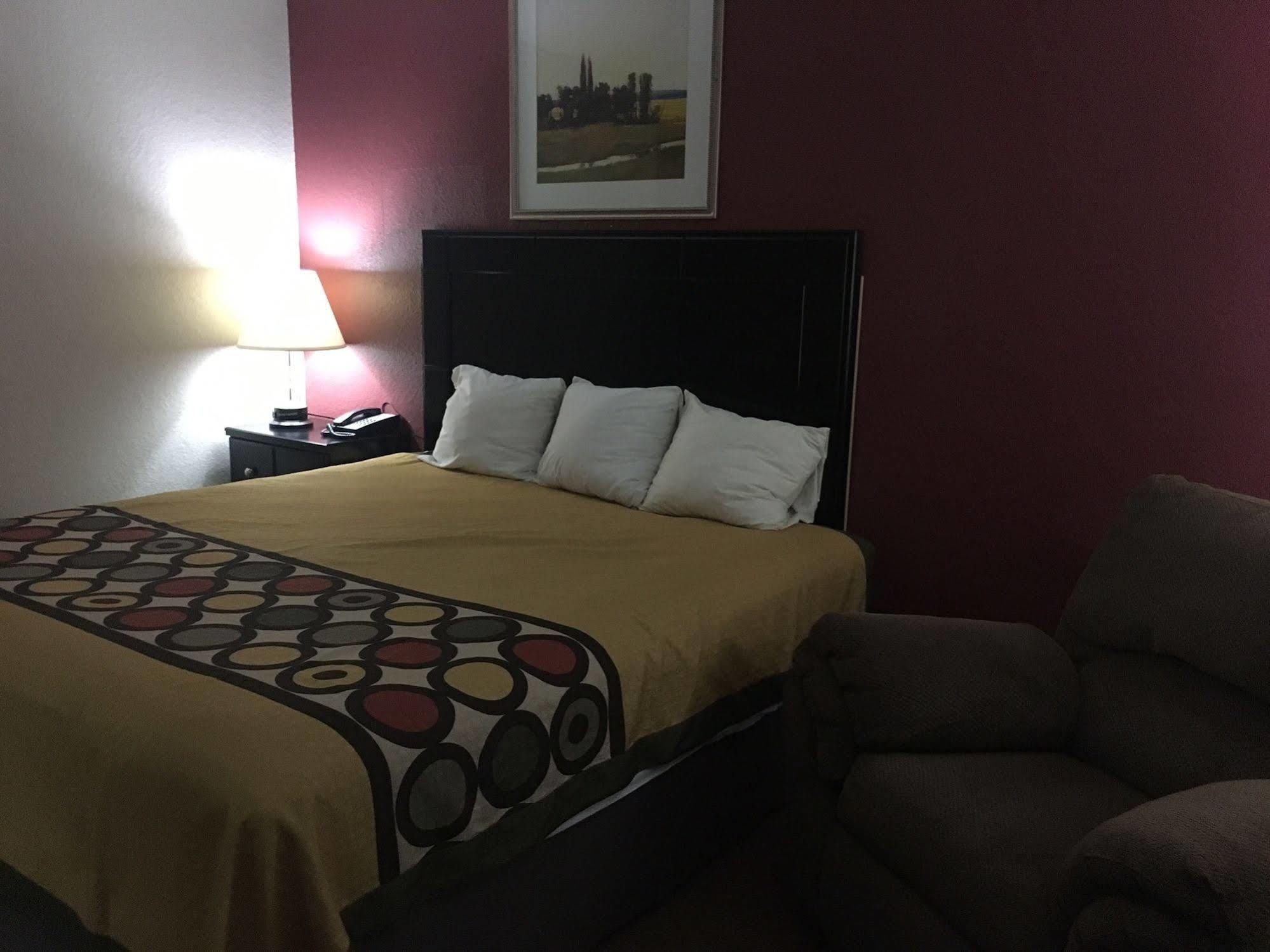 Hotel Super 8 By Wyndham New Castle